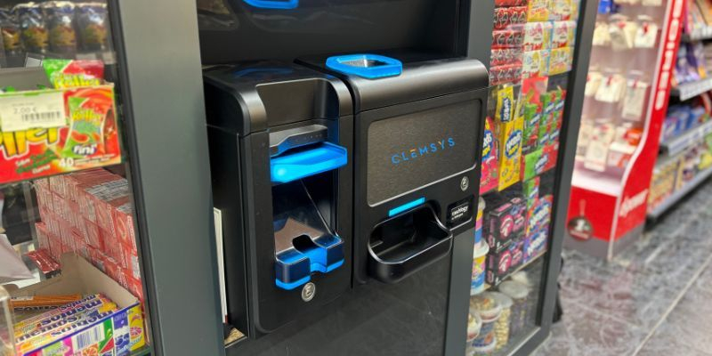 monnayeur automatique dans une épicerie