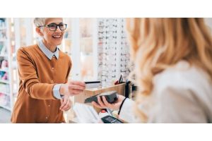 Achat à l'aide d'un TPE dans un commerce