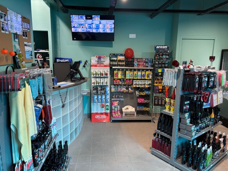 Pack de caisse complet installé dans une station de lavage pour gérer les paiements
